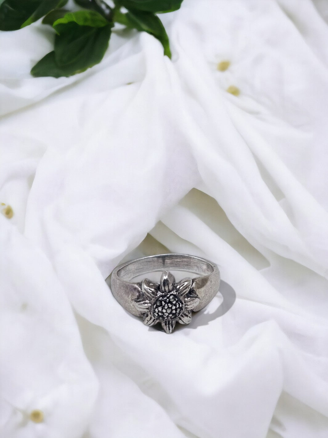 Marcasite Flower Shaped Ring - PSA Jewels