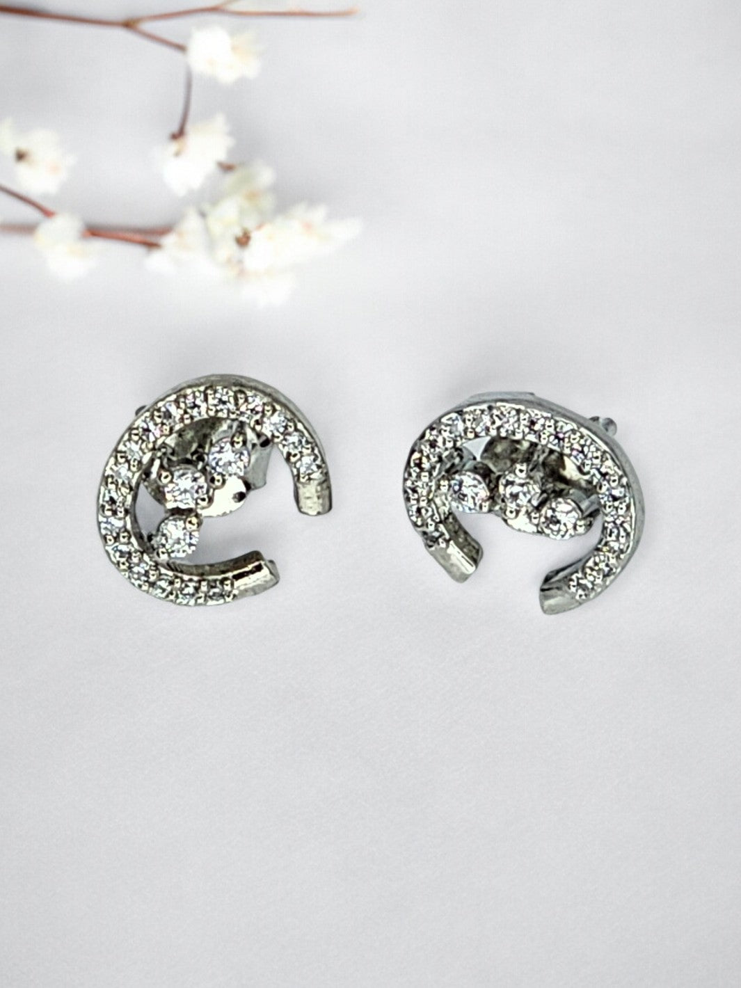 Horseshoe shaped Silver Earring