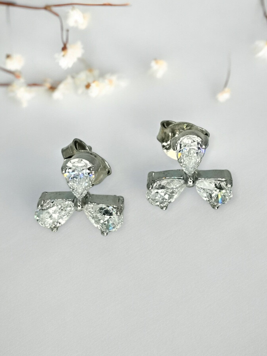 Leya stud Silver Earring