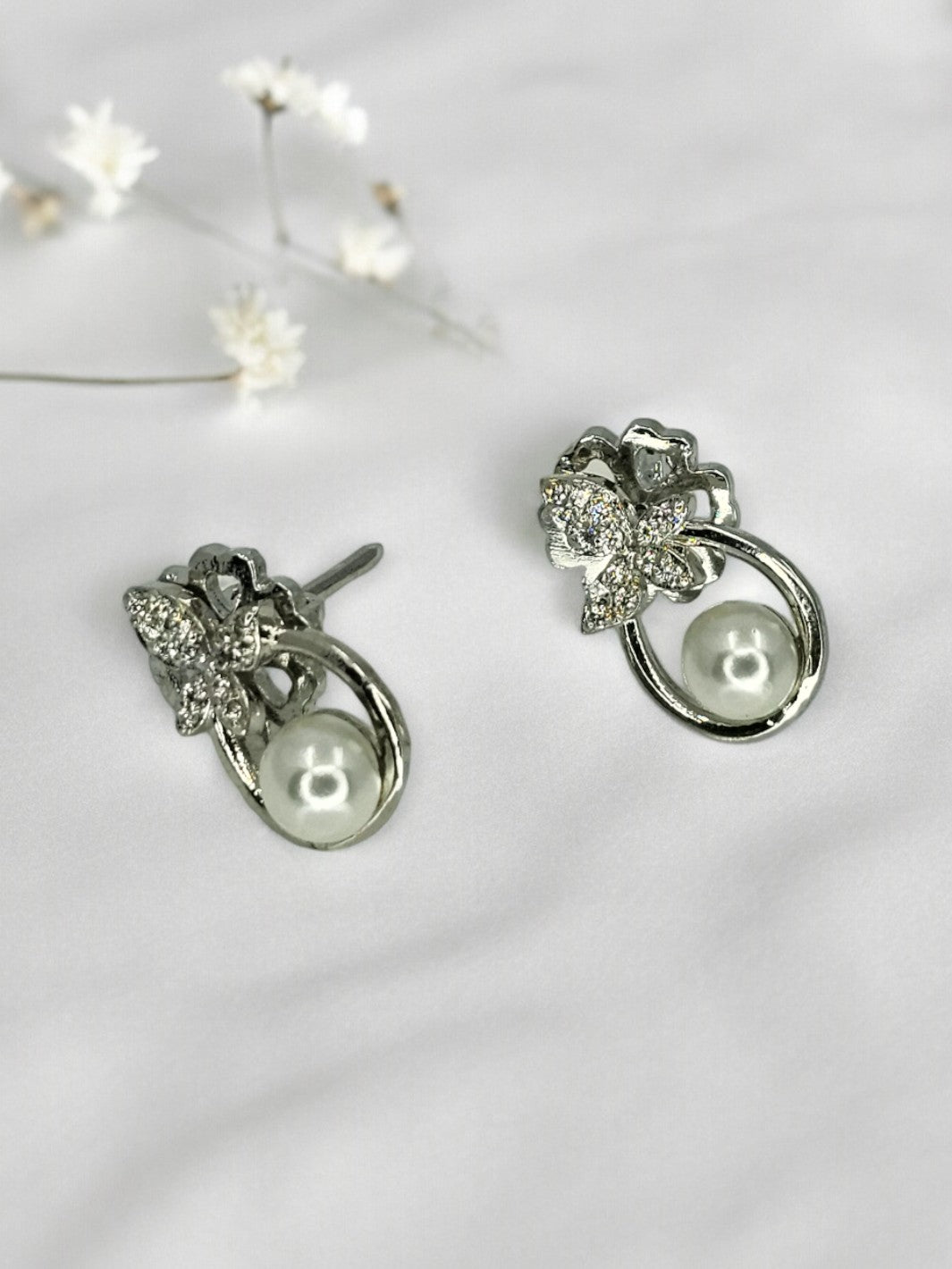 Butterfly shaped with Pearl Silver Earring