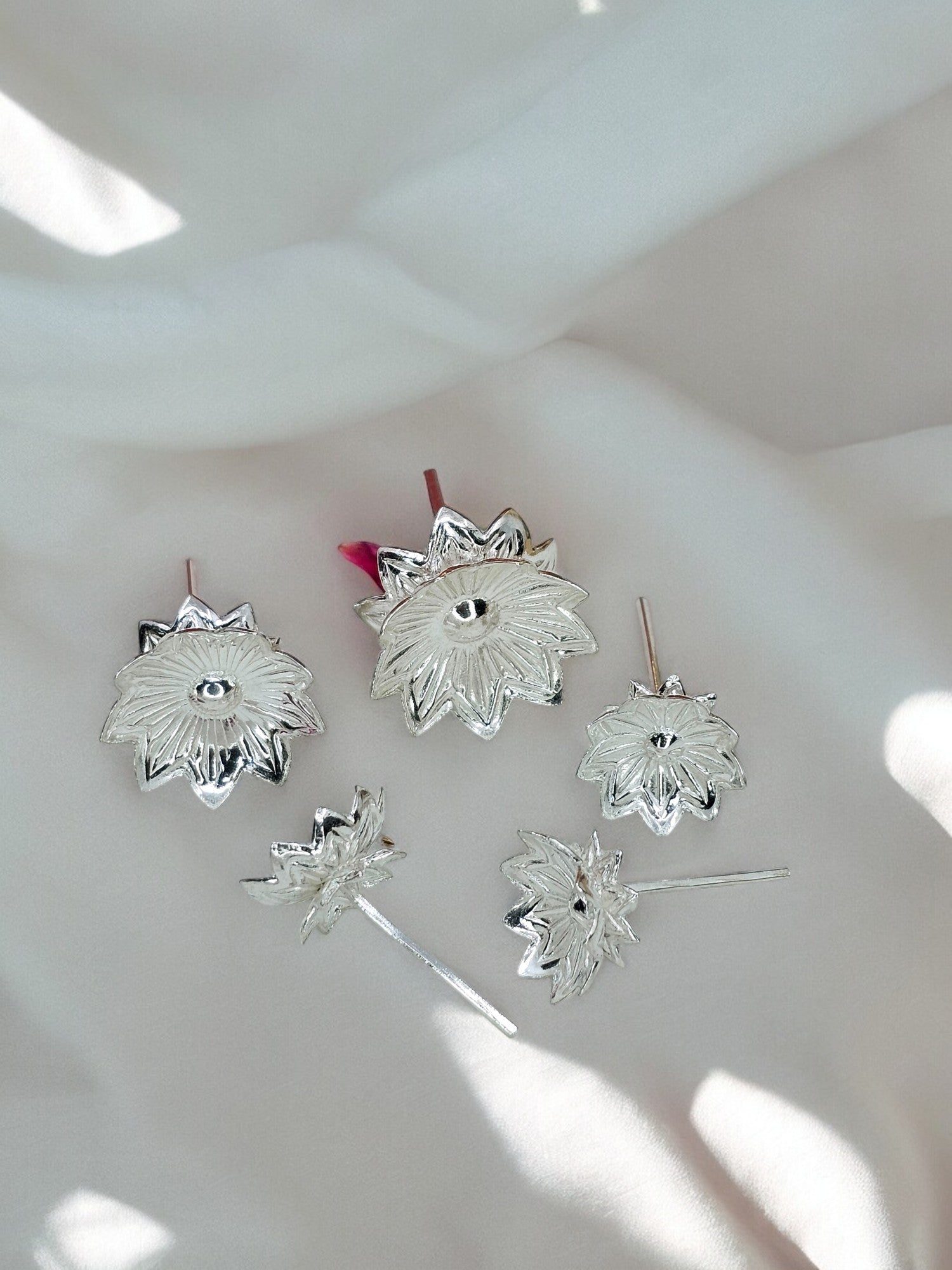 Silver Flower (6 Pieces)