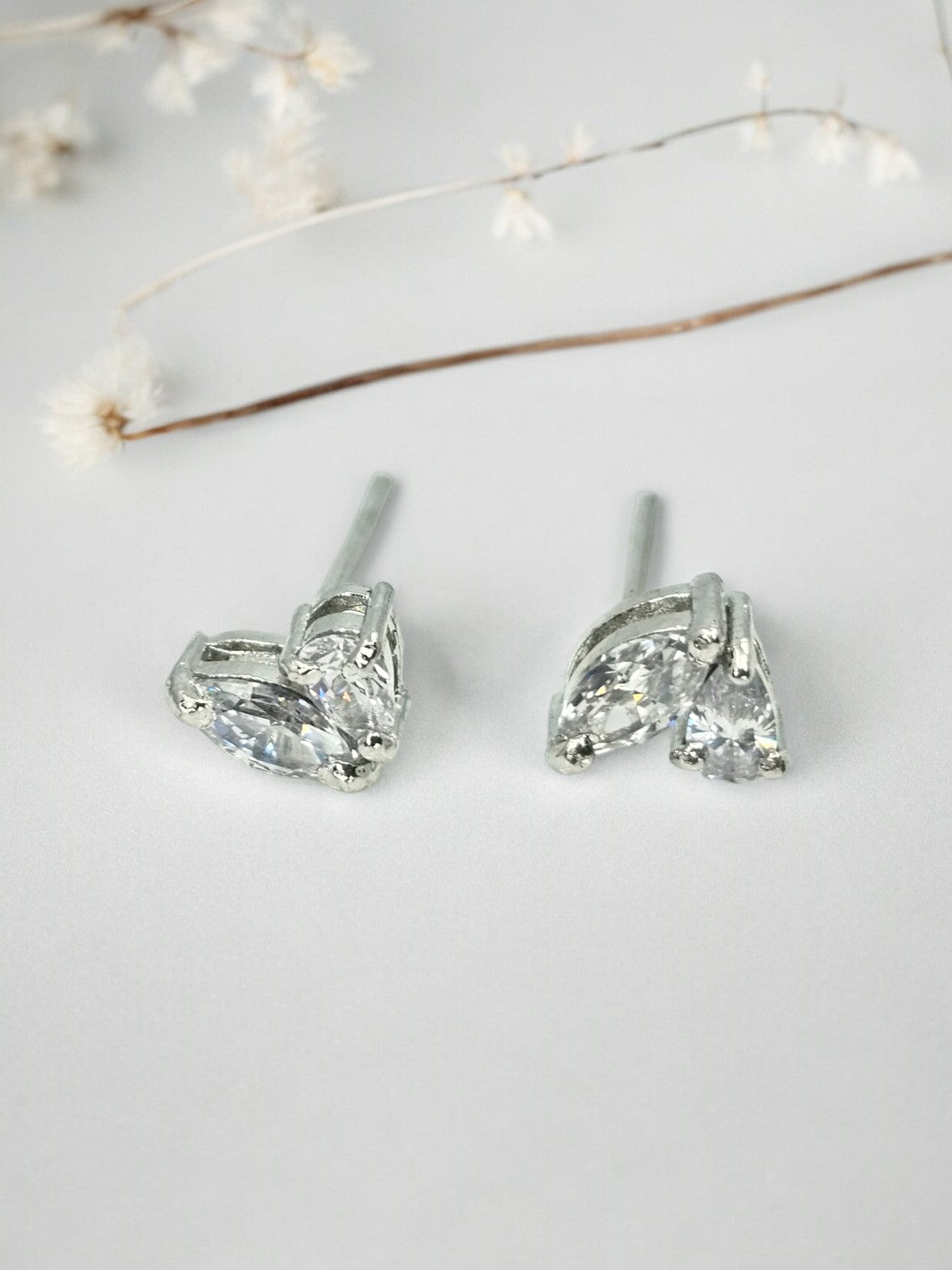 Two Leaves shaped Silver Earring