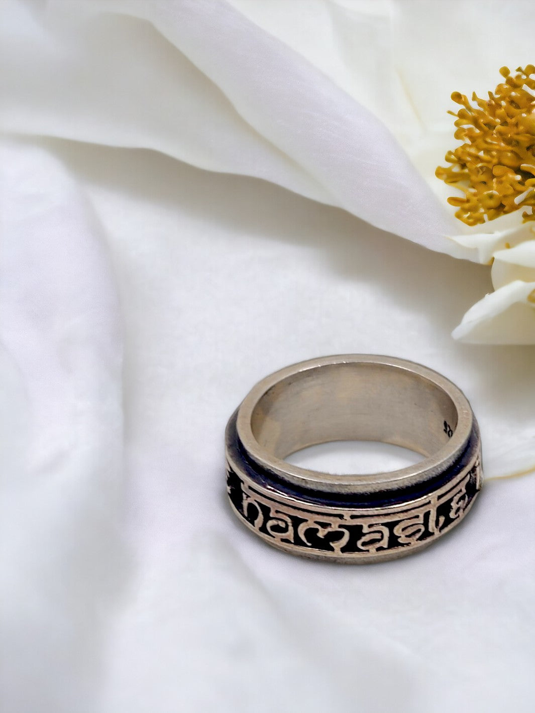 Namaste Band Ring