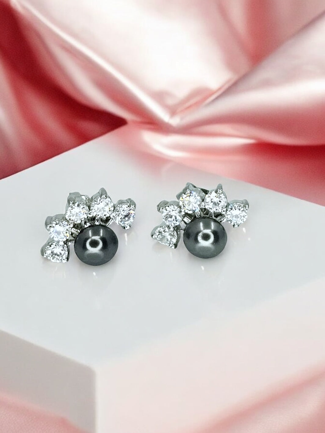 Flower shaped pearl Silver Earring