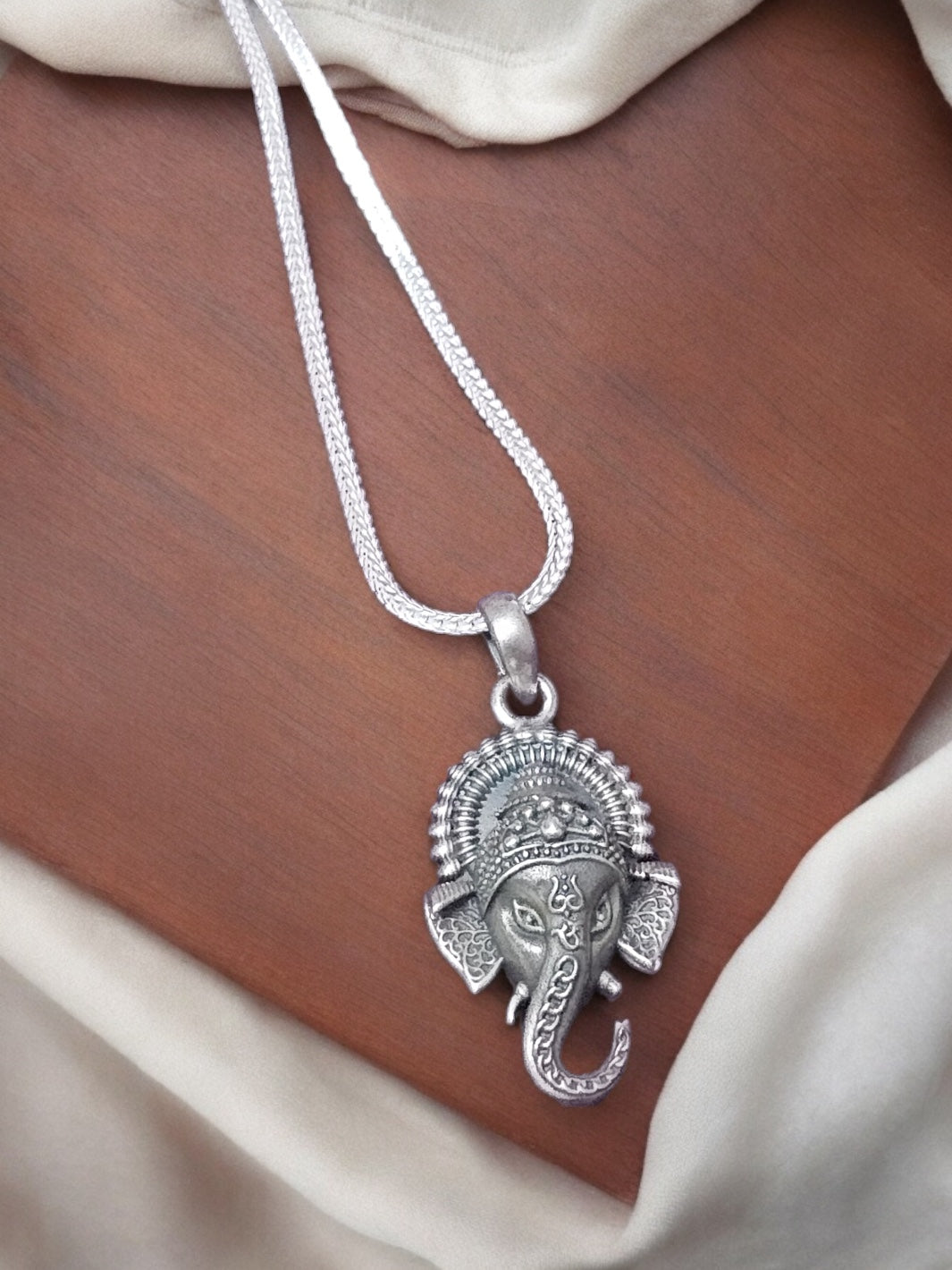 Ganapati Pendant With Chain