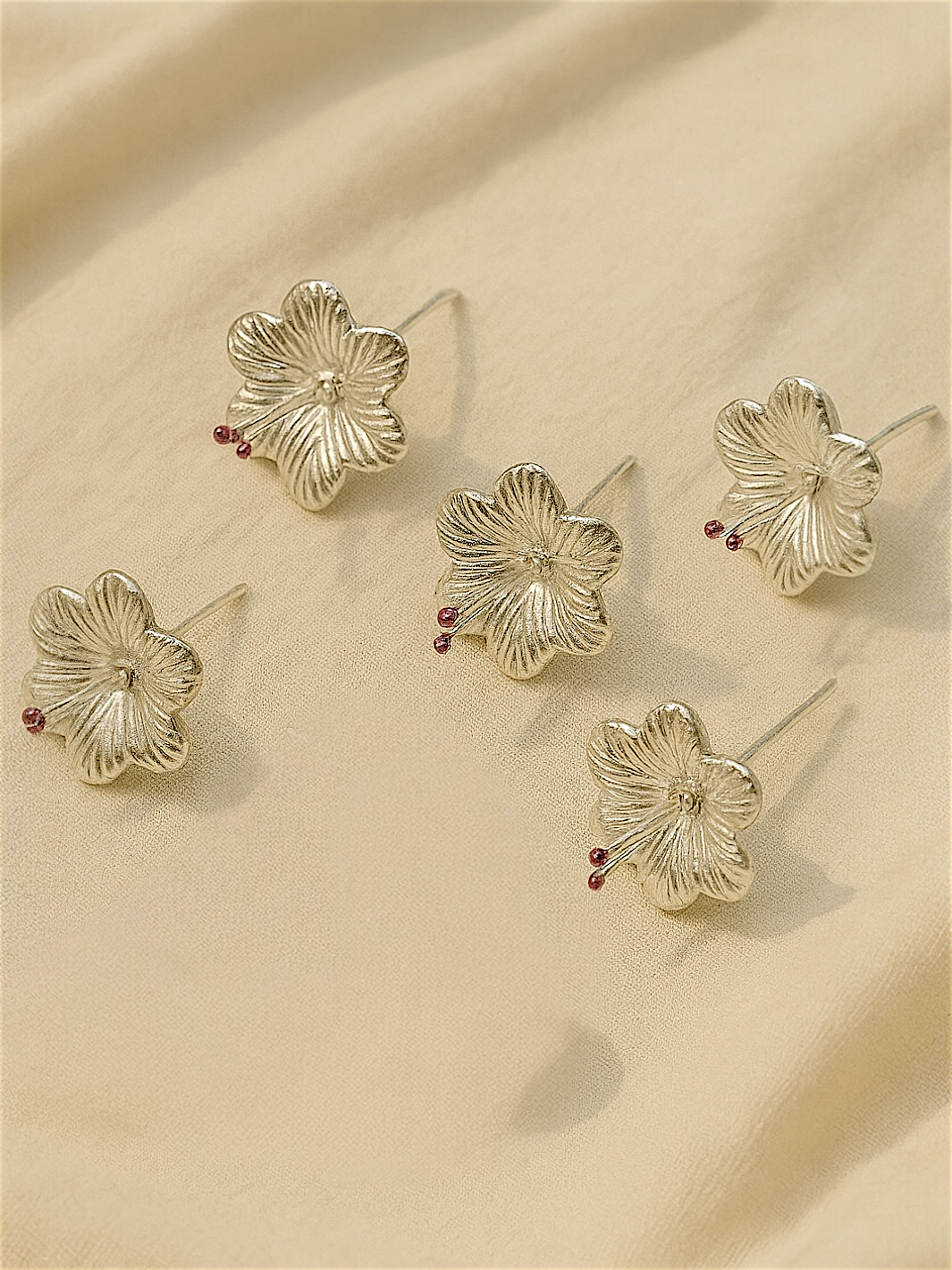 Silver Jaswand / Hibiscus Flower (5 Pieces)